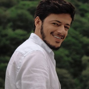 ดาวน์โหลดและฟังเพลง Kavkaz พร้อมเนื้อเพลงจาก Alexandros Tsopozidis