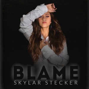 收聽Skylar Stecker的Blame歌詞歌曲