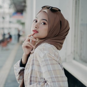 Dengarkan Sholawat Viral Man Ana lagu dari Yasir dengan lirik