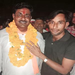 收聽Meenawati King的Ramvilas Dungerpur Meena Geet (feat. Raju Koliwada & Surjan Koliwada)歌詞歌曲