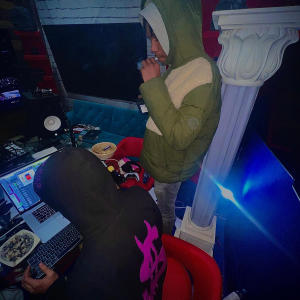 default playlist img