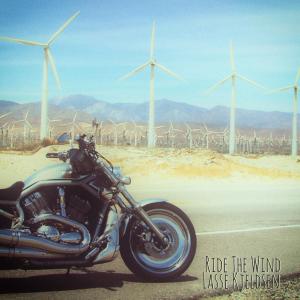收聽Lasse Kjeldsen的Ride the Wind歌詞歌曲
