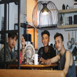Listen to Instrospeksi song with lyrics from Ezha Prasetya