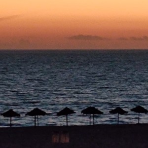 收聽Ariel Justo的Hide & Seek (feat. Jansen Santana)歌詞歌曲