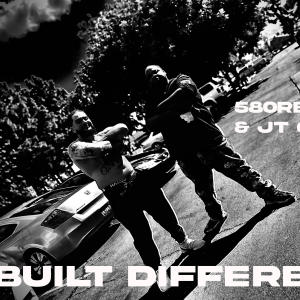 Dengarkan lagu Built Different (feat. JT Gutta) (Explicit) nyanyian 580rell dengan lirik