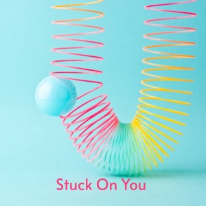 ดาวน์โหลดและฟังเพลง Stuck on You พร้อมเนื้อเพลงจาก Elvis Presley