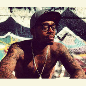 Listen to Torn Love (Explicit) song with lyrics from Deniro Farrar
