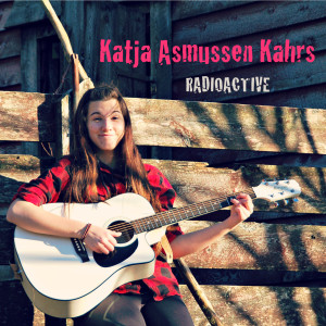 ดาวน์โหลดและฟังเพลง Radioactive พร้อมเนื้อเพลงจาก Katja Asmussen Kahrs