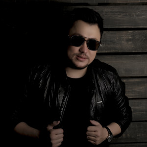 Dengarkan Keshki Toyda lagu dari Dj Miran dengan lirik
