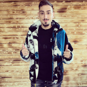 Listen to Stelele din cer song with lyrics from Valentino