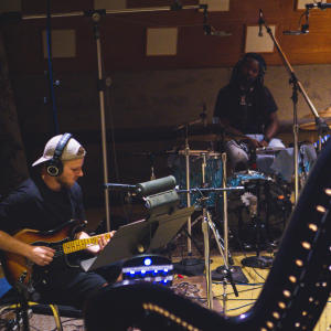 default playlist img