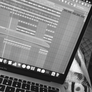 ดาวน์โหลดและฟังเพลง love myself พร้อมเนื้อเพลงจาก Mishaal