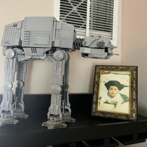 ดาวน์โหลดและฟังเพลง AT-AT Baby พร้อมเนื้อเพลงจาก Shaan James