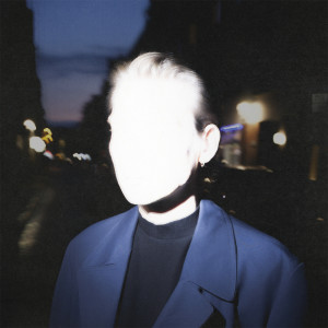 ดาวน์โหลดและฟังเพลง Smoke พร้อมเนื้อเพลงจาก Thomas Azier