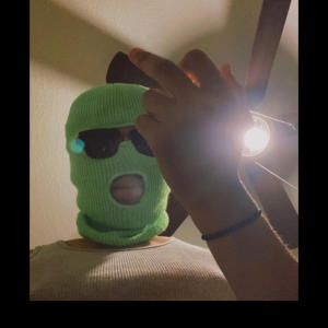 ดาวน์โหลดและฟังเพลง SHES NOT SORRY (Explicit) พร้อมเนื้อเพลงจาก AYP