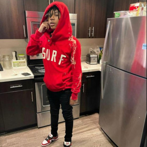 Listen to Scammas from Canada (Explicit) song with lyrics from dyingoutlay