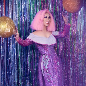 Listen to Huế Vẫn Còn Thương song with lyrics from Lo Lo