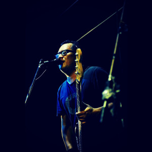 Dengarkan lagu Please Remember Me nyanyian Johndewa dengan lirik