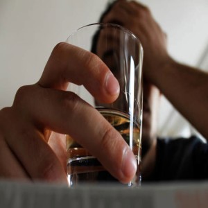 Dengarkan Hangover lagu dari Sad Boy dengan lirik