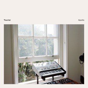 ดาวน์โหลดและฟังเพลง Apollo พร้อมเนื้อเพลงจาก Tourist