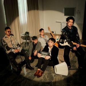 Listen to Rindu song with lyrics from MFMF.