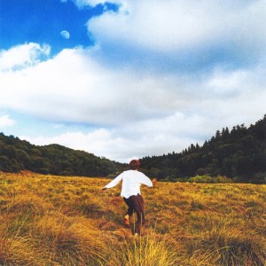 ดาวน์โหลดและฟังเพลง Alone With Myself พร้อมเนื้อเพลงจาก Charlie Powers