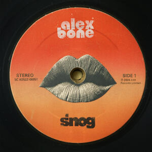 收聽Alex Bone的Snog歌詞歌曲