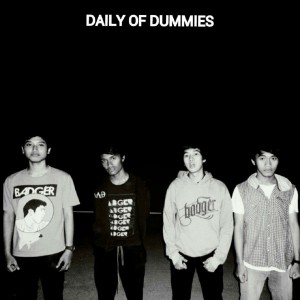 收聽Daily Of Dummies的Shutdown Your Television歌詞歌曲