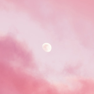 Listen to 江 之 岛 の 夏 / / E N O S H I M Λ 2.0 song with lyrics from DryJo