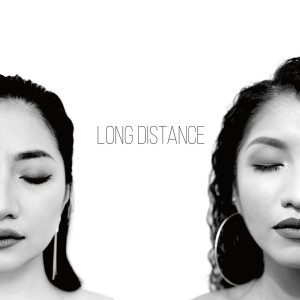 ดาวน์โหลดและฟังเพลง Long Distance พร้อมเนื้อเพลงจาก Mayá x iRene