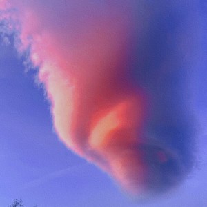 ดาวน์โหลดและฟังเพลง It's not time to worry พร้อมเนื้อเพลงจาก Views