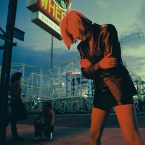 ดาวน์โหลดและฟังเพลง Moment In The Sun (Bonus Track) พร้อมเนื้อเพลงจาก Sunflower Bean
