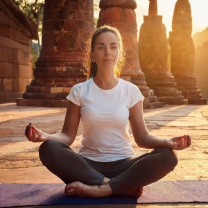 ดาวน์โหลดและฟังเพลง The Light Beneath The Mind พร้อมเนื้อเพลงจาก Meditation Music Collection