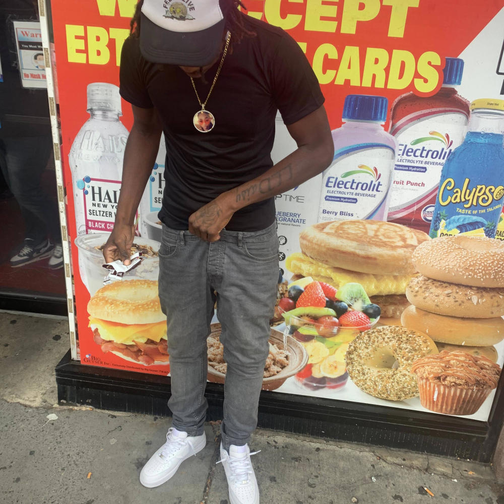 On my mind ft Pm Wes ft Grizz Dinero (feat. Pm Wes & Grizz Dinero) (Explicit)