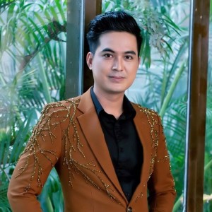 收听Giang Trường的Giấc Mộng Tàn Phai歌词歌曲