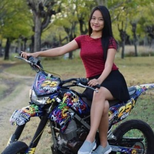 Dengarkan Pemersatu Bangsa (DJ Remix) lagu dari Octavia dengan lirik