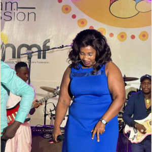 Betty Mpologoma的專輯Ekili Mu Dungu
