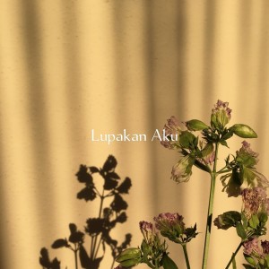 Dengarkan lagu Lupakan Aku nyanyian Group Star dengan lirik