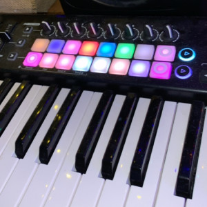 ดาวน์โหลดและฟังเพลง Password Edm พร้อมเนื้อเพลงจาก dj blue dreamz