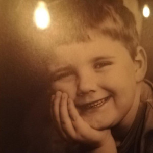 Dengarkan lagu Ease My Mind nyanyian Ben Hagen dengan lirik