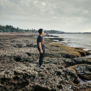 Listen to Hadirmu song with lyrics from Bani