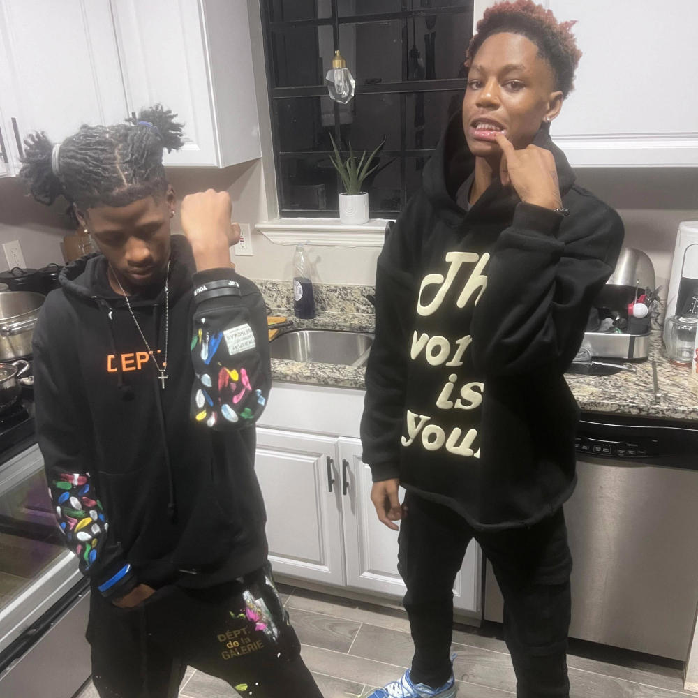 Still Trippn (feat. SikeAht) (Explicit)