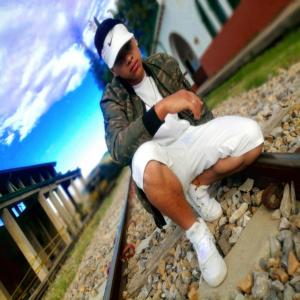 收聽J Frank的Es Mi Trabajo(la cueva records)歌詞歌曲