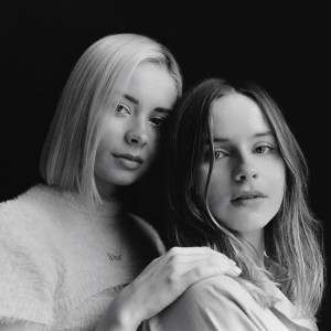 ดาวน์โหลดและฟังเพลง Miss You 2 พร้อมเนื้อเพลงจาก Gabrielle Aplin