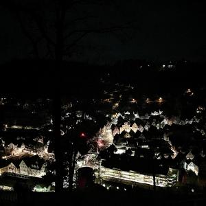 收聽Elkayy的Wir gegen die Welt (feat. Eraycessur) (Explicit)歌詞歌曲