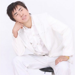 Album 凑一个完整 from 何雪亮