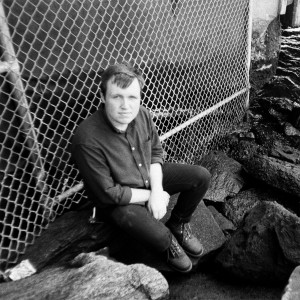 收聽Erik Phillips的Make歌詞歌曲