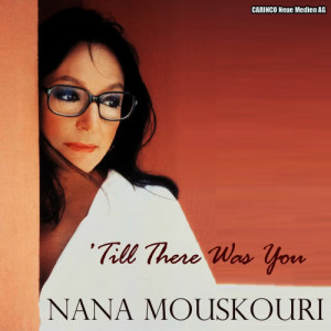 收聽Nana Mouskouri的La Montagne de L’amour (The Mountain of Love)歌詞歌曲