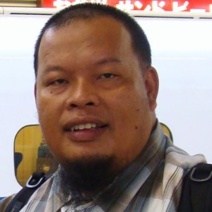 Listen to Bagaimana Mengatasi Anak Yang Salah Pergaulan song with lyrics from Fauzil Adhim