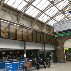 Field Recording Collectors的专辑Train Sounds and Train Station Recordings